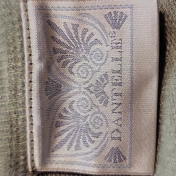 DANTELLE Large green camouflage long sleeve tee shirt. High front low back. - Picture 3 of 5